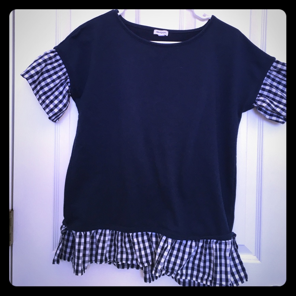 Super cute navy blue boutique top.